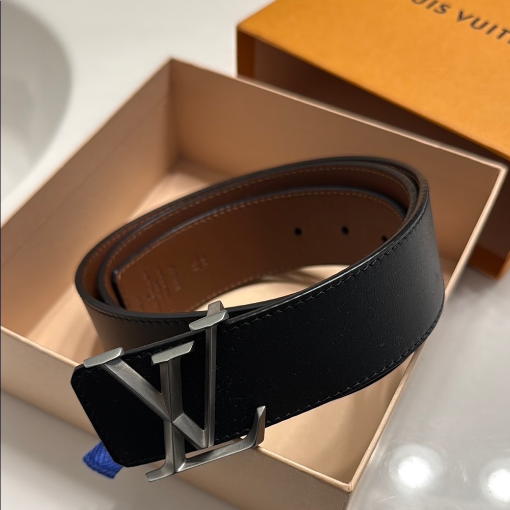 Louis Vuitton Black and Brown Reversible Belt with Signature Buckle- NEW. Auth